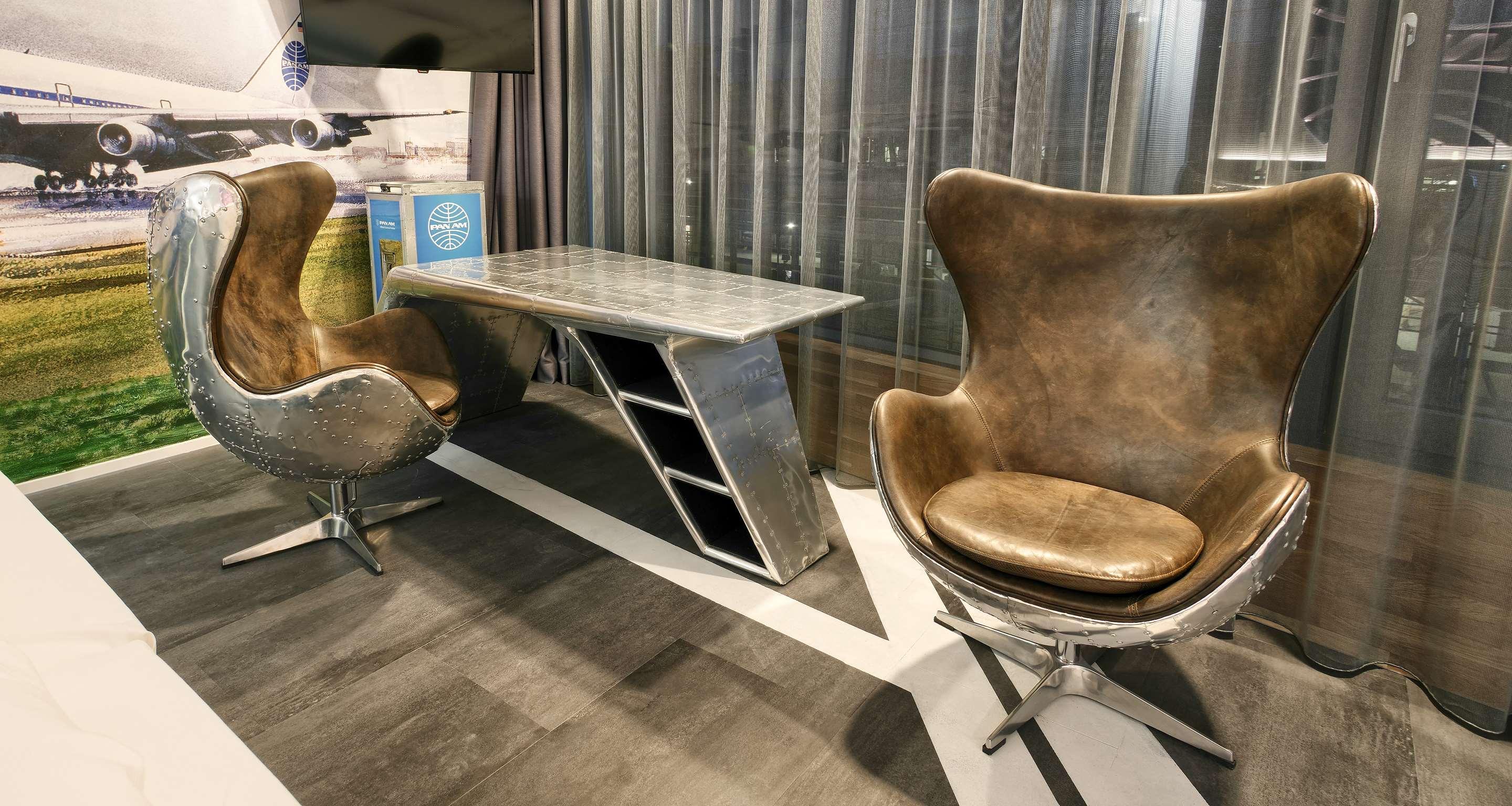 V8 Hotel Motorworld Region Stuttgart Бьоблинген Екстериор снимка