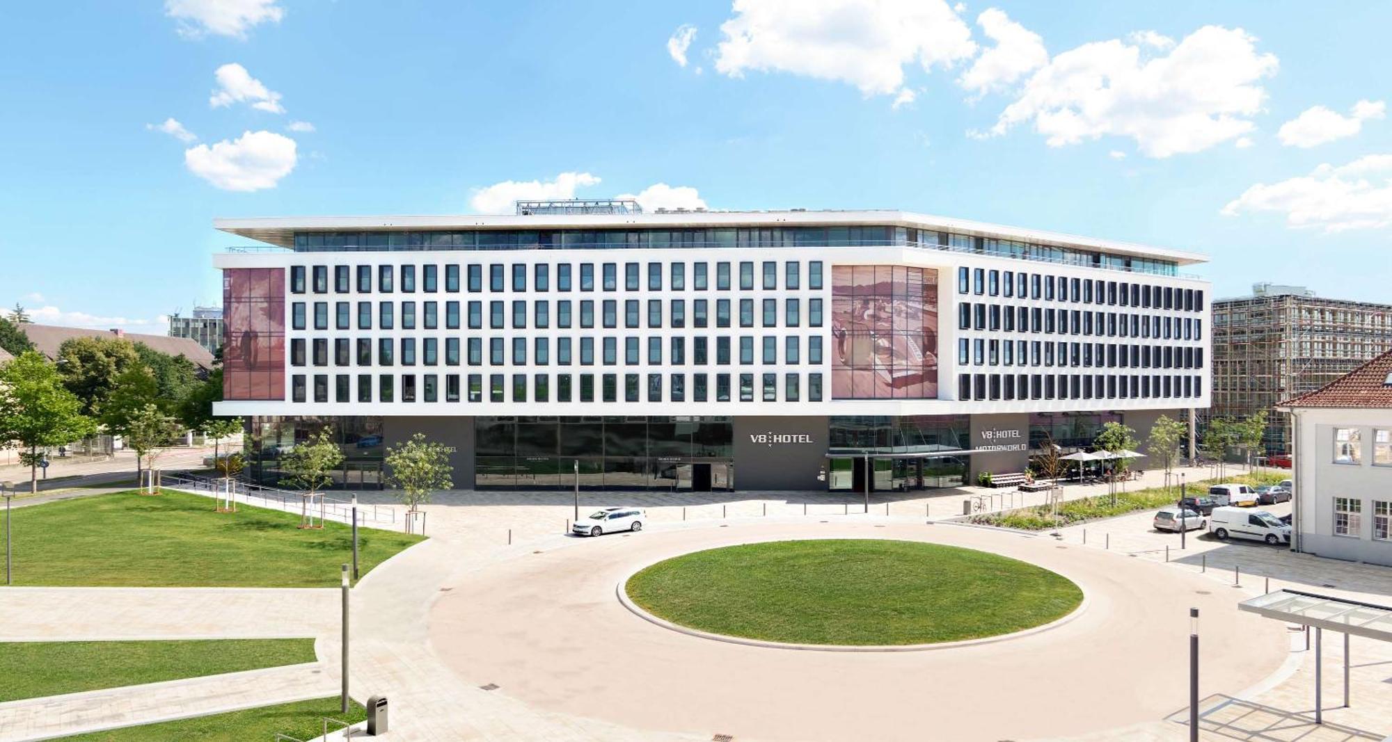 V8 Hotel Motorworld Region Stuttgart Бьоблинген Екстериор снимка
