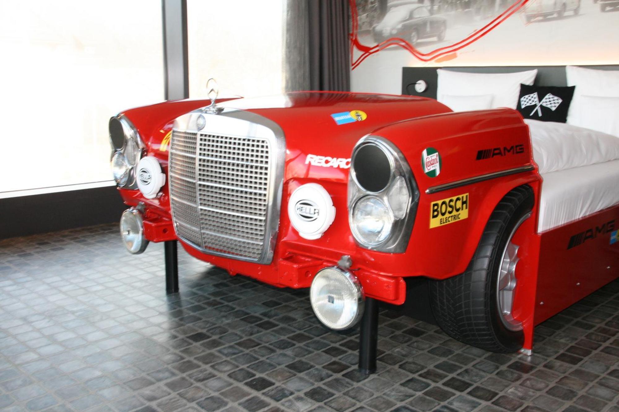 V8 Hotel Motorworld Region Stuttgart Бьоблинген Екстериор снимка