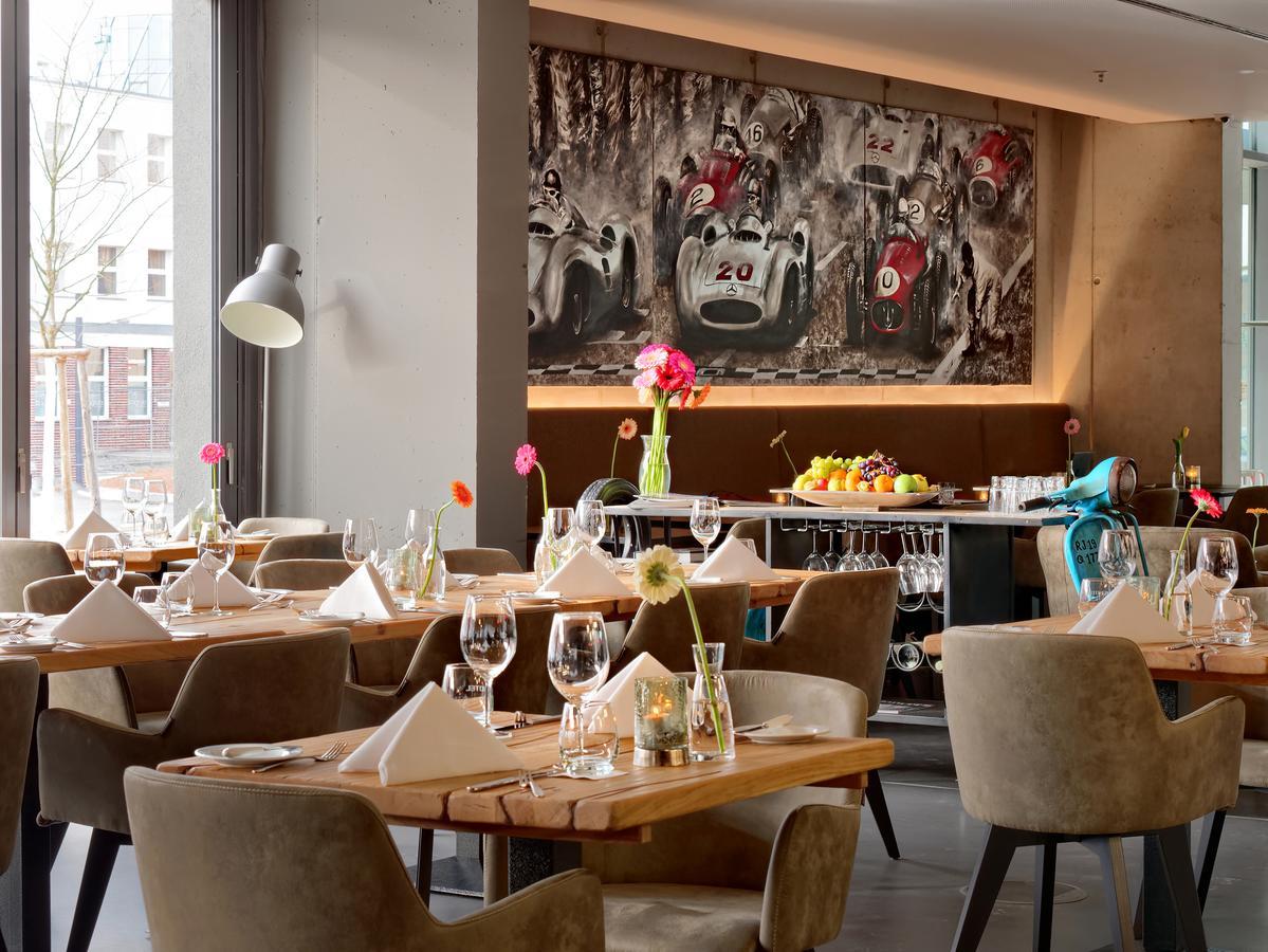 V8 Hotel Motorworld Region Stuttgart Бьоблинген Екстериор снимка