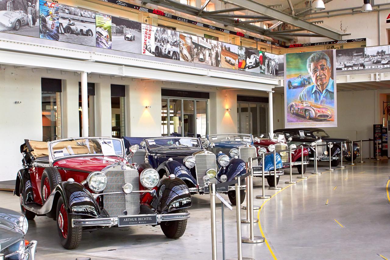 V8 Hotel Motorworld Region Stuttgart Бьоблинген Екстериор снимка