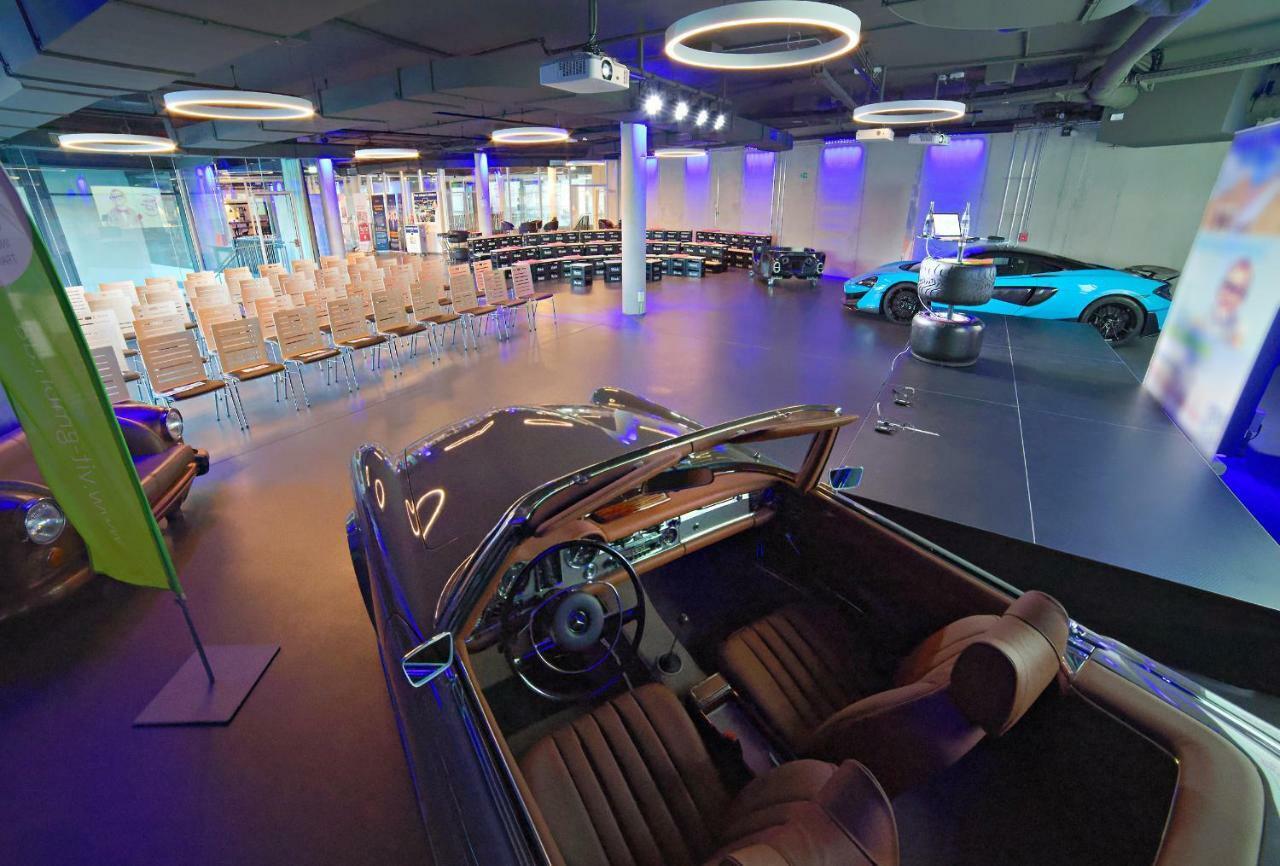 V8 Hotel Motorworld Region Stuttgart Бьоблинген Екстериор снимка