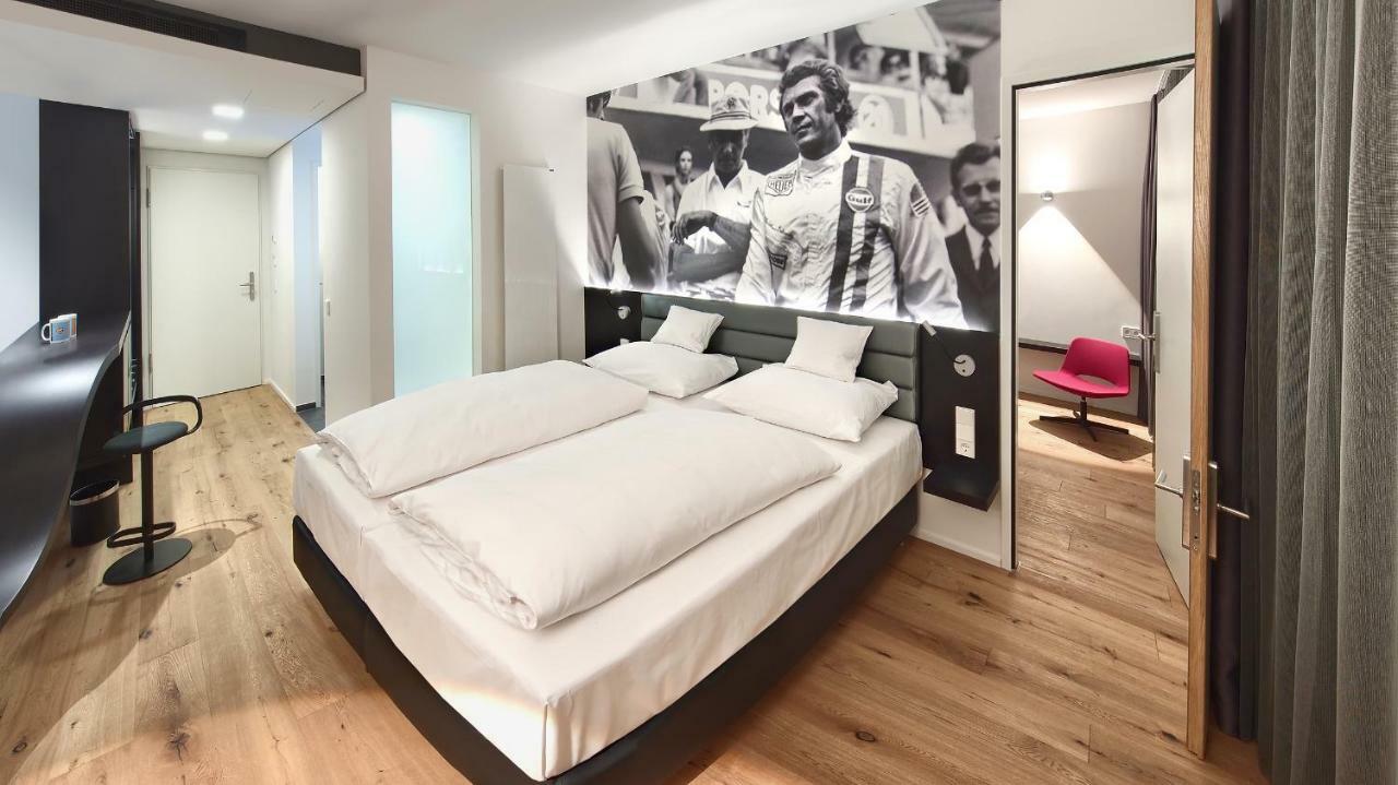 V8 Hotel Motorworld Region Stuttgart Бьоблинген Екстериор снимка